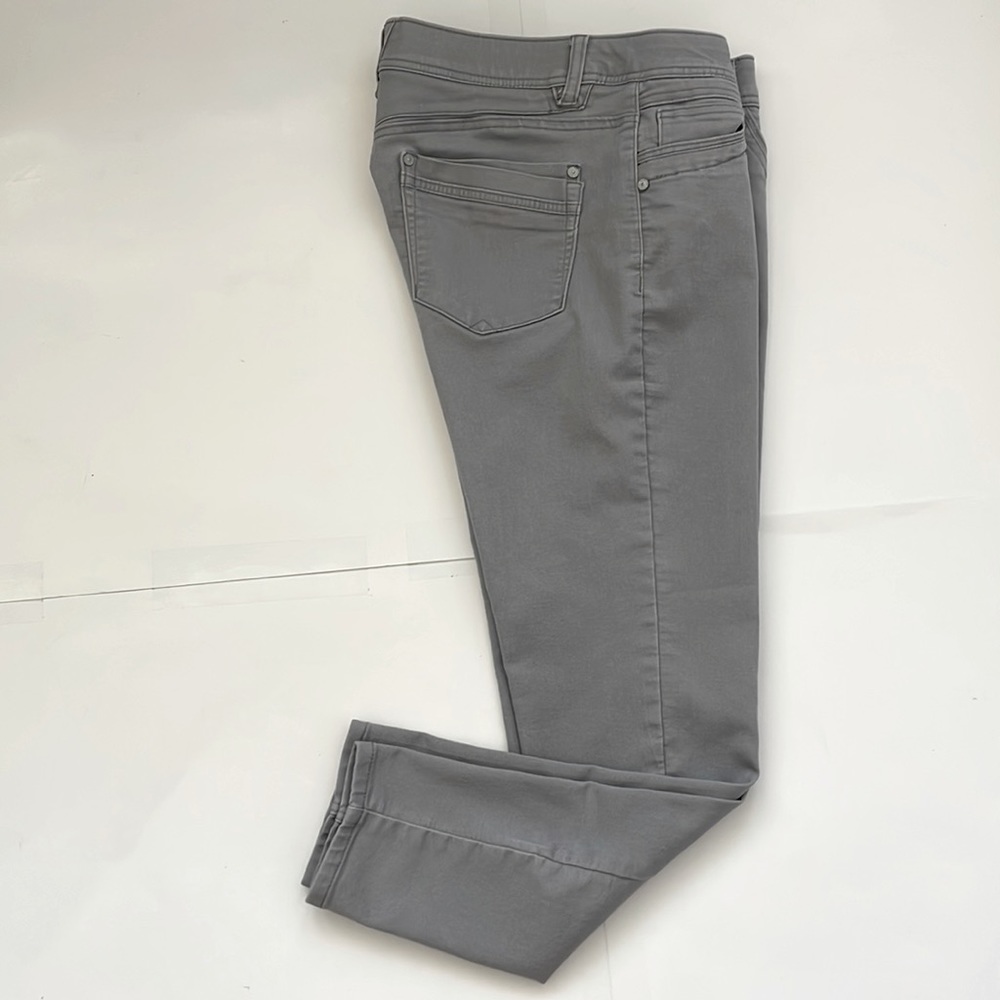 Democracy Ab Technology Mid-Rise Casual Pants